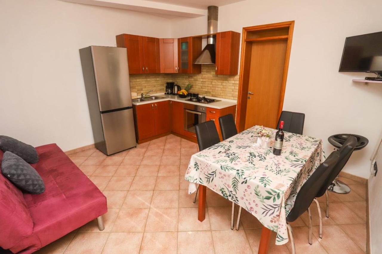 Apartment Nina With Private Pool Nova Vas  Exterior foto