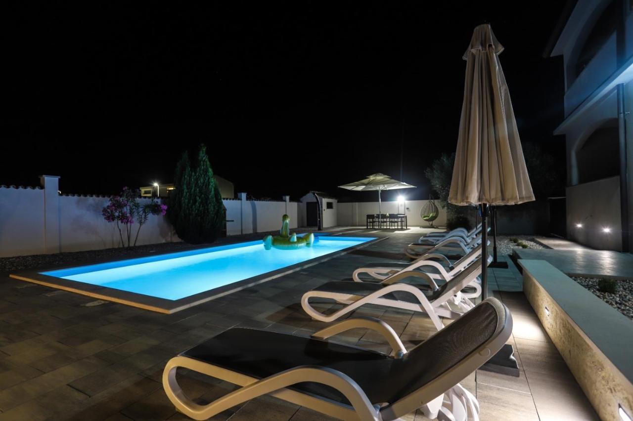 Apartment Nina With Private Pool Nova Vas  Exterior foto