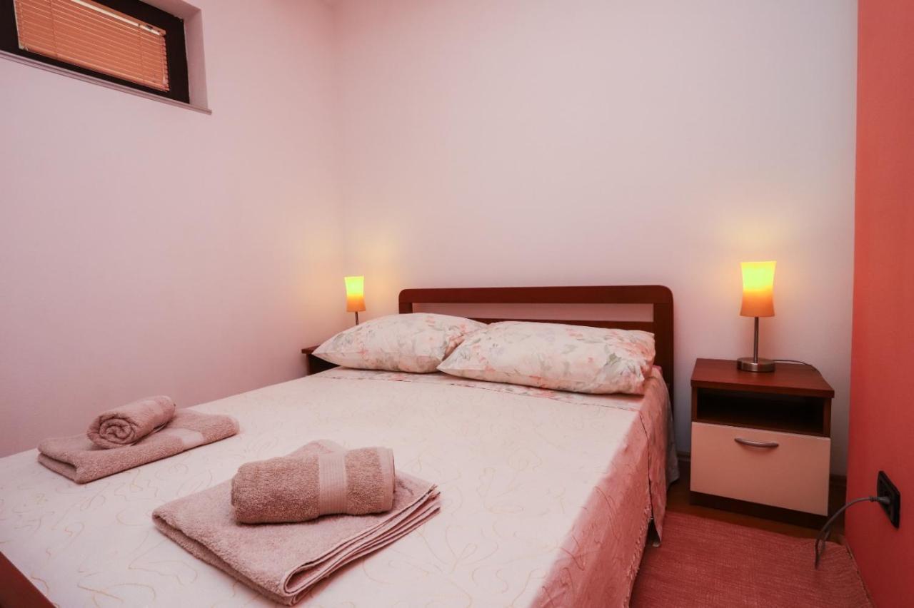 Apartment Nina With Private Pool Nova Vas  Exterior foto
